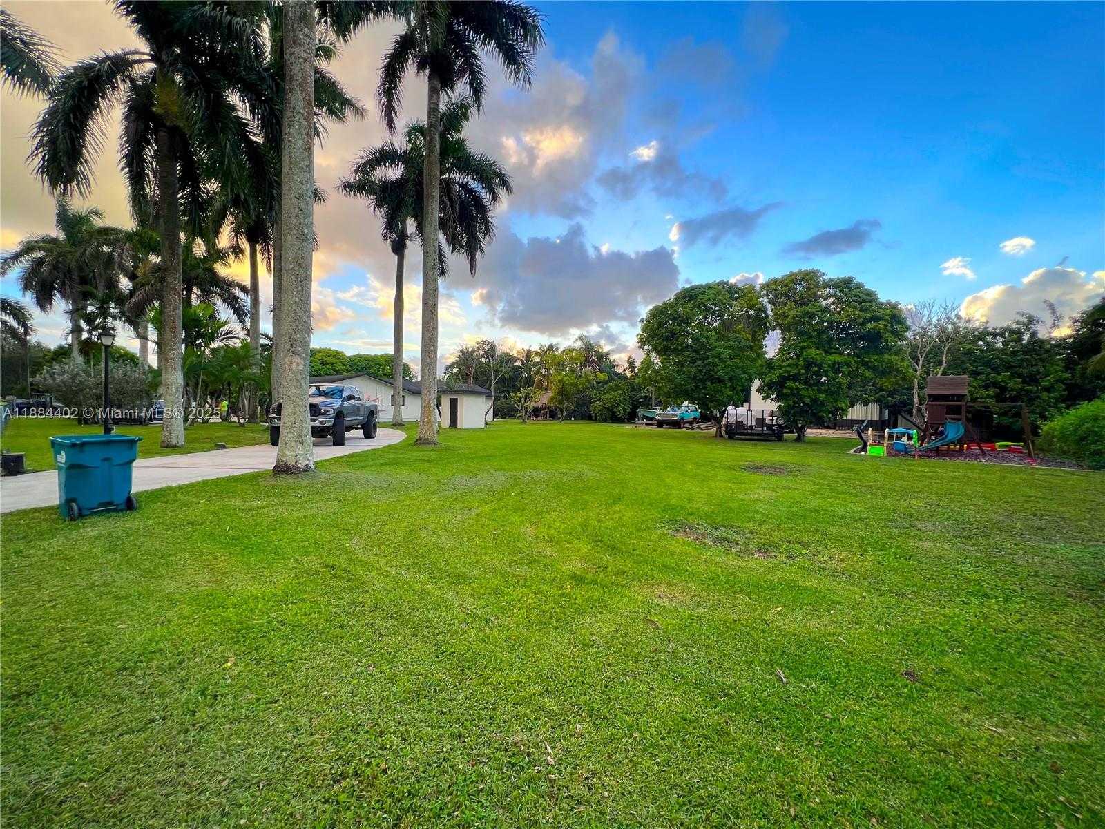 Small Image of 22600 SOUTH WEST 180TH CT, Miami Number 31