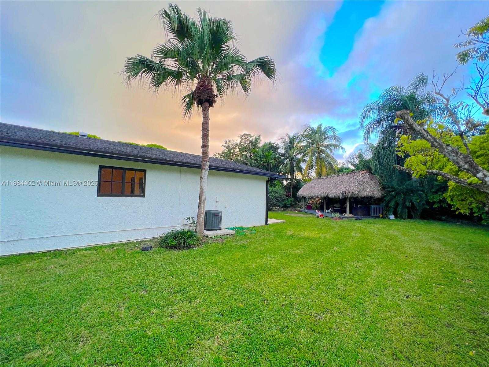 Small Image of 22600 SOUTH WEST 180TH CT, Miami Number 38