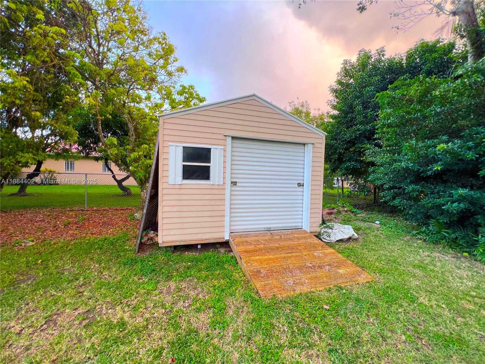 Small Image of 22600 SOUTH WEST 180TH CT, Miami Number 47