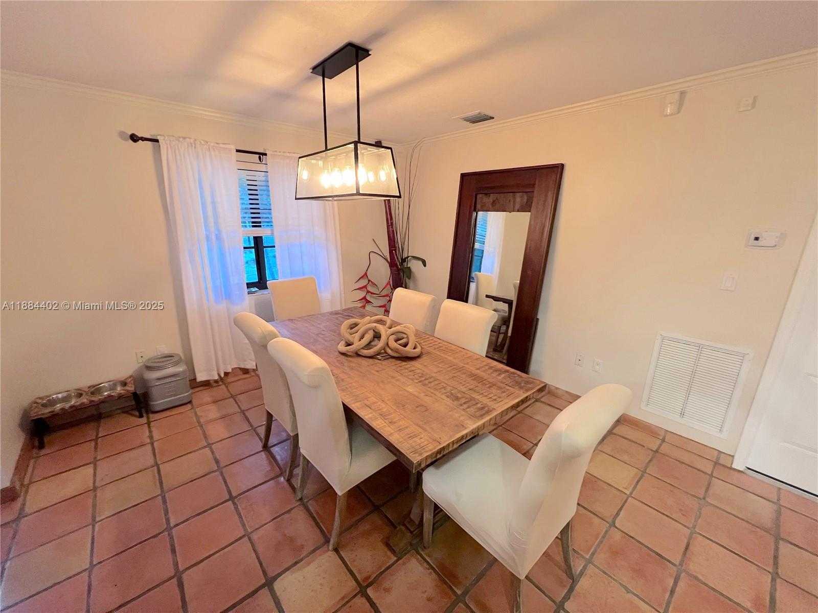 Small Image of 22600 SOUTH WEST 180TH CT, Miami Number 8