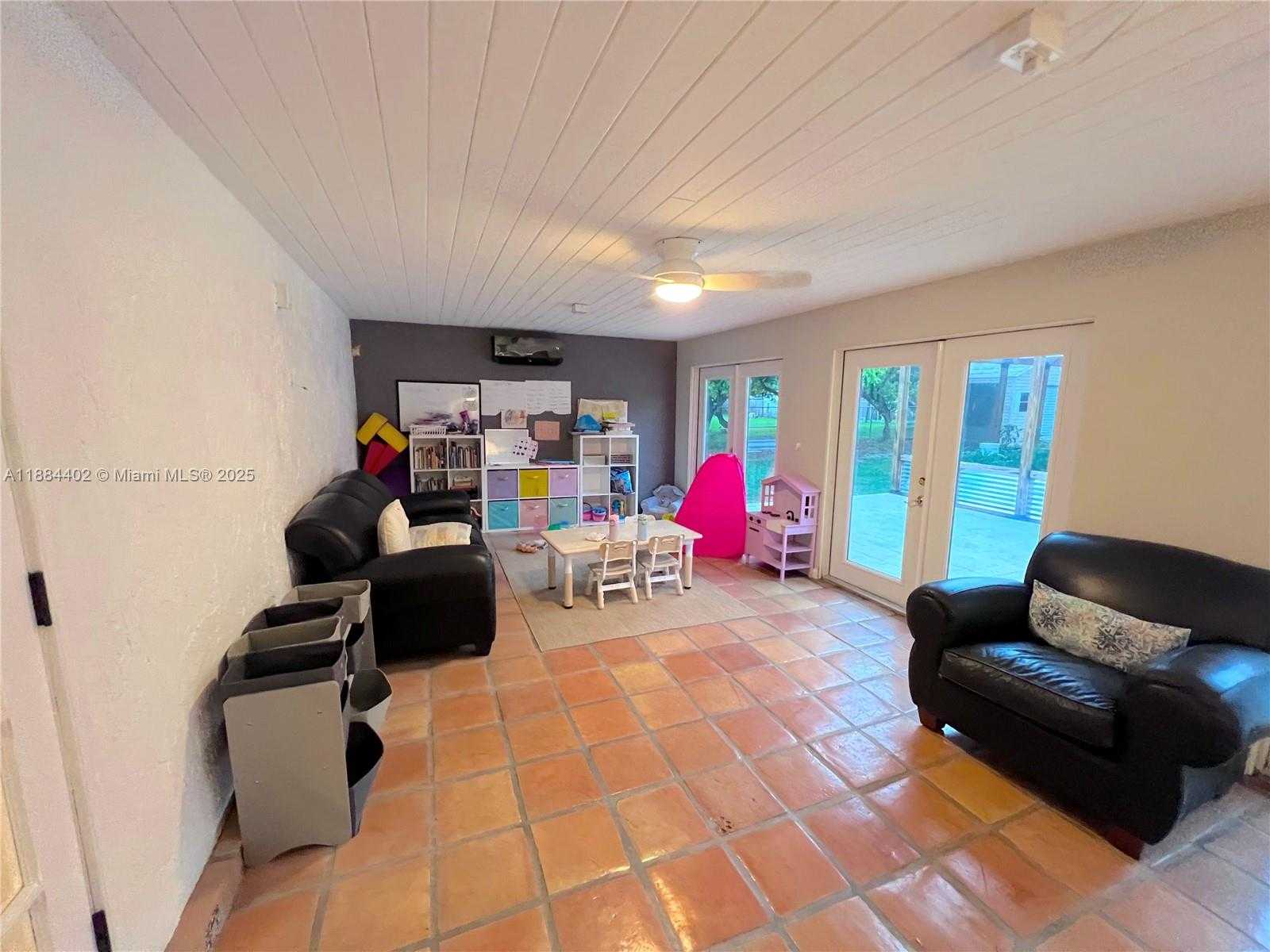Small Image of 22600 SOUTH WEST 180TH CT, Miami Number 9