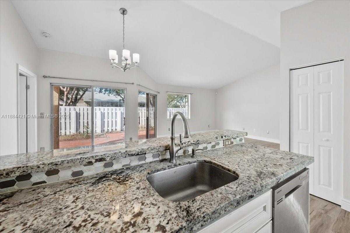 Small Image of 800 NORTH WEST 99TH AVE, Plantation Number 13