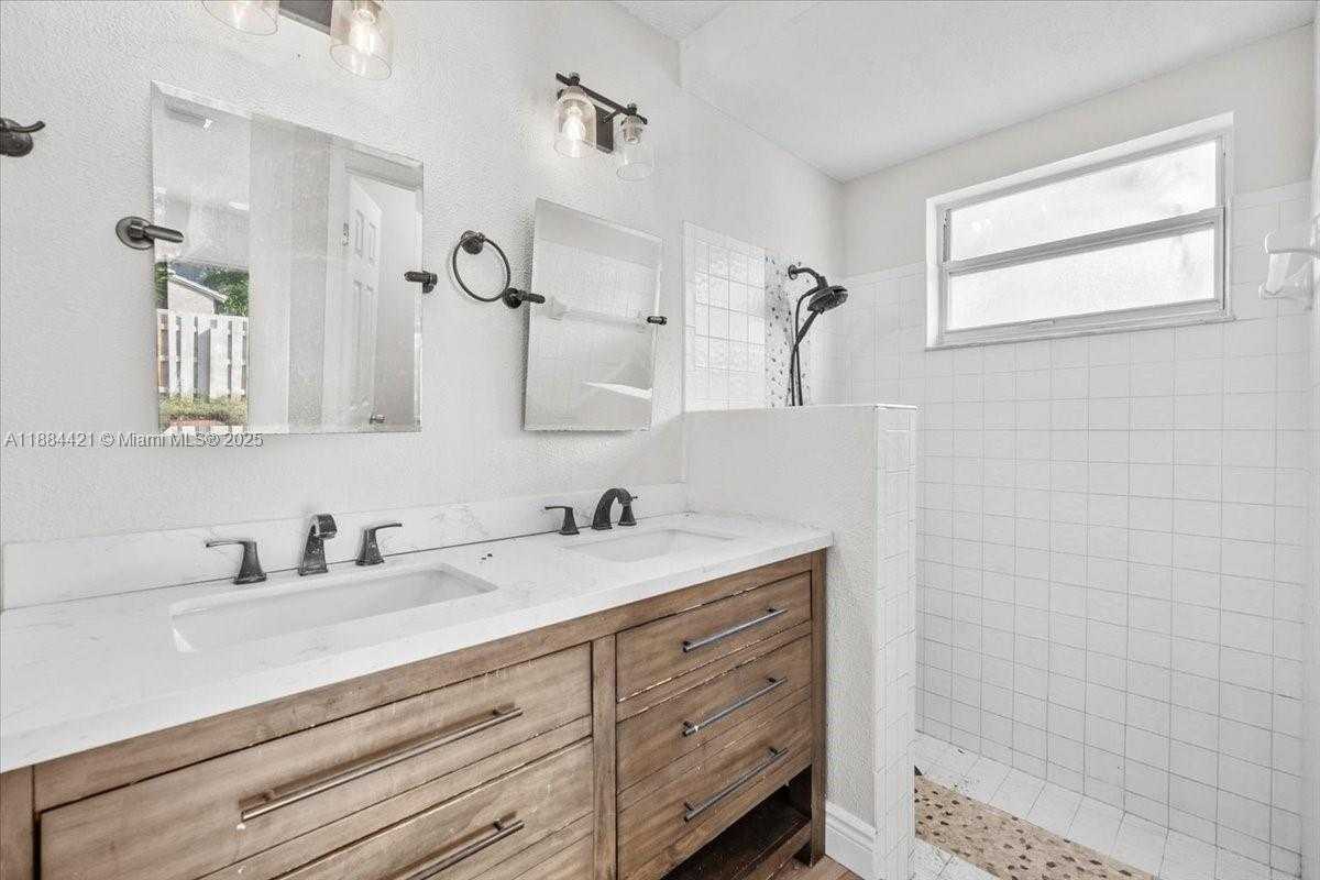 Small Image of 800 NORTH WEST 99TH AVE, Plantation Number 19