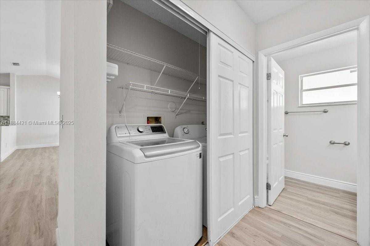 Small Image of 800 NORTH WEST 99TH AVE, Plantation Number 22