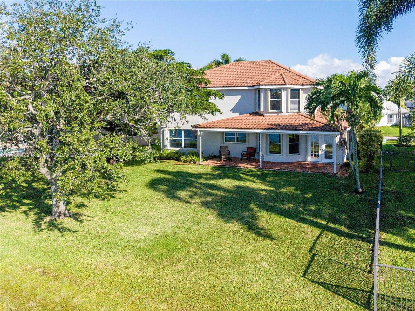 Small Image of 17516 NORTH WEST 7TH ST, Pembroke Pines Number 44