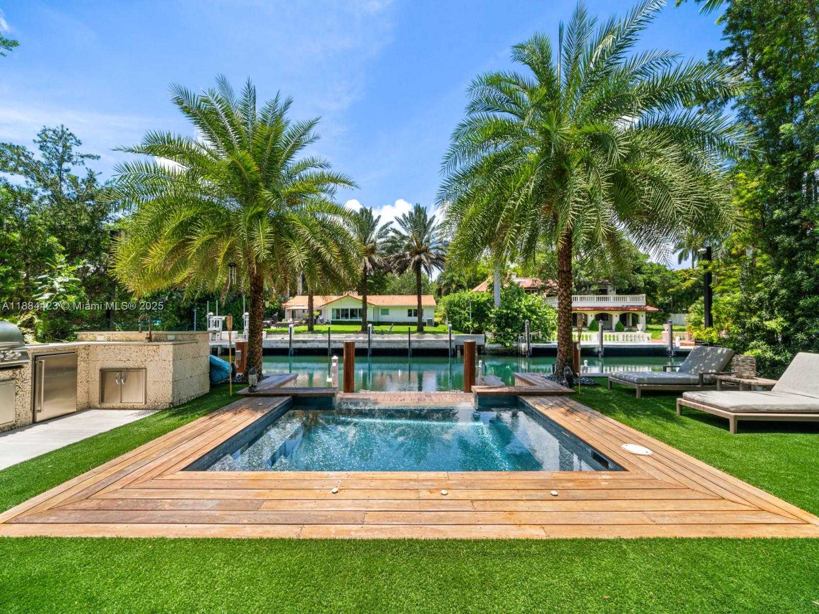 Small Image of 1755 FAIRHAVEN PL, Miami Number 16