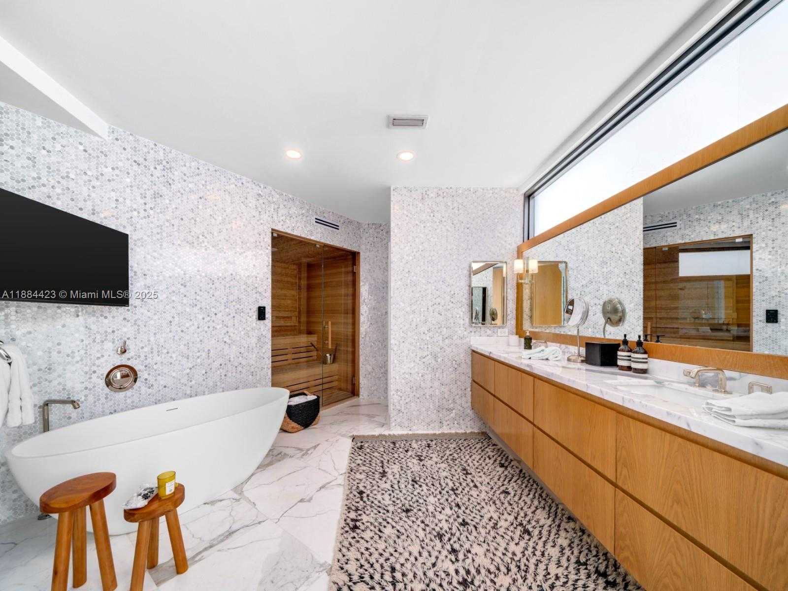 Small Image of 1755 FAIRHAVEN PL, Miami Number 25