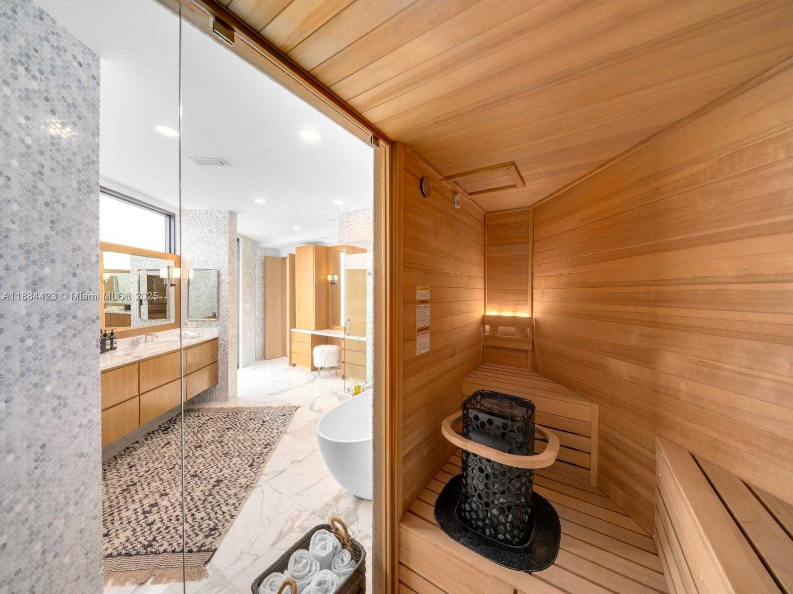 Small Image of 1755 FAIRHAVEN PL, Miami Number 26