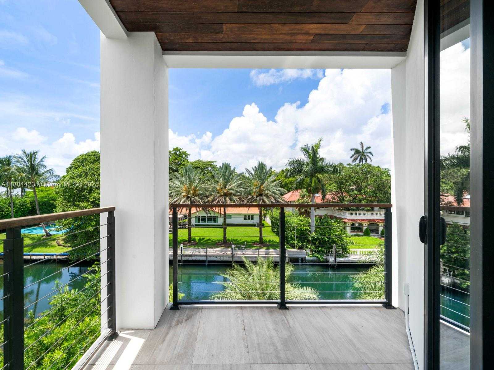 Small Image of 1755 FAIRHAVEN PL, Miami Number 28