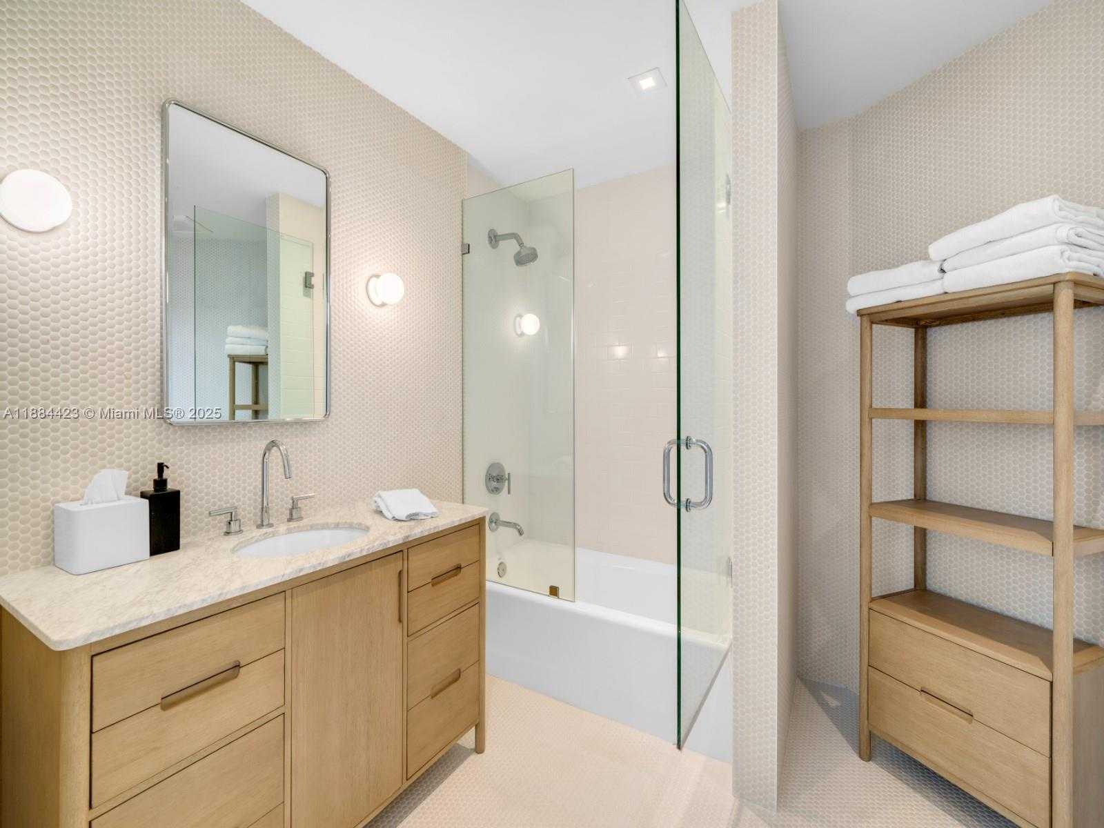Small Image of 1755 FAIRHAVEN PL, Miami Number 33
