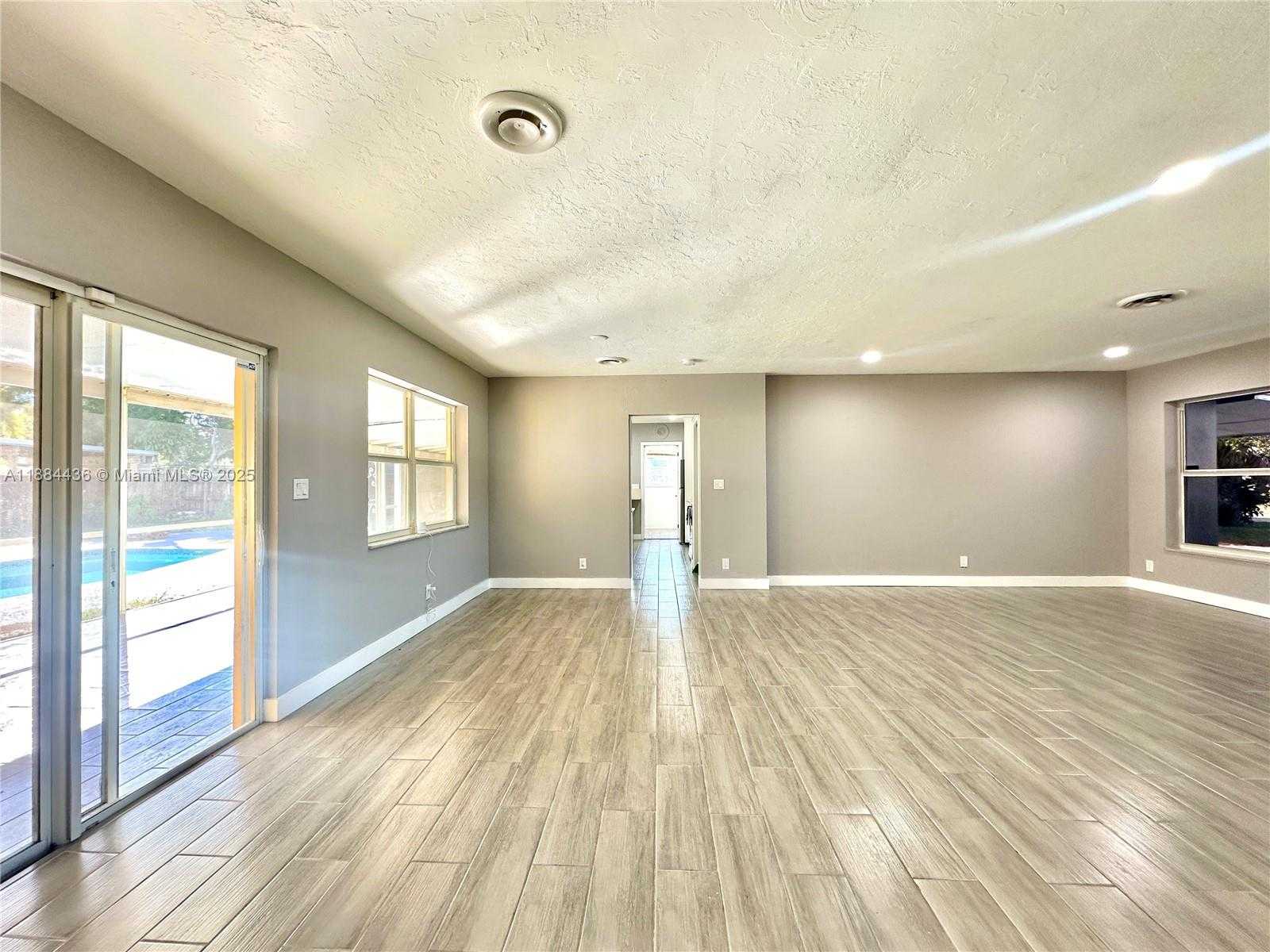 Small Image of 912 NORTH EAST 9TH CT, Pompano Beach Number 7