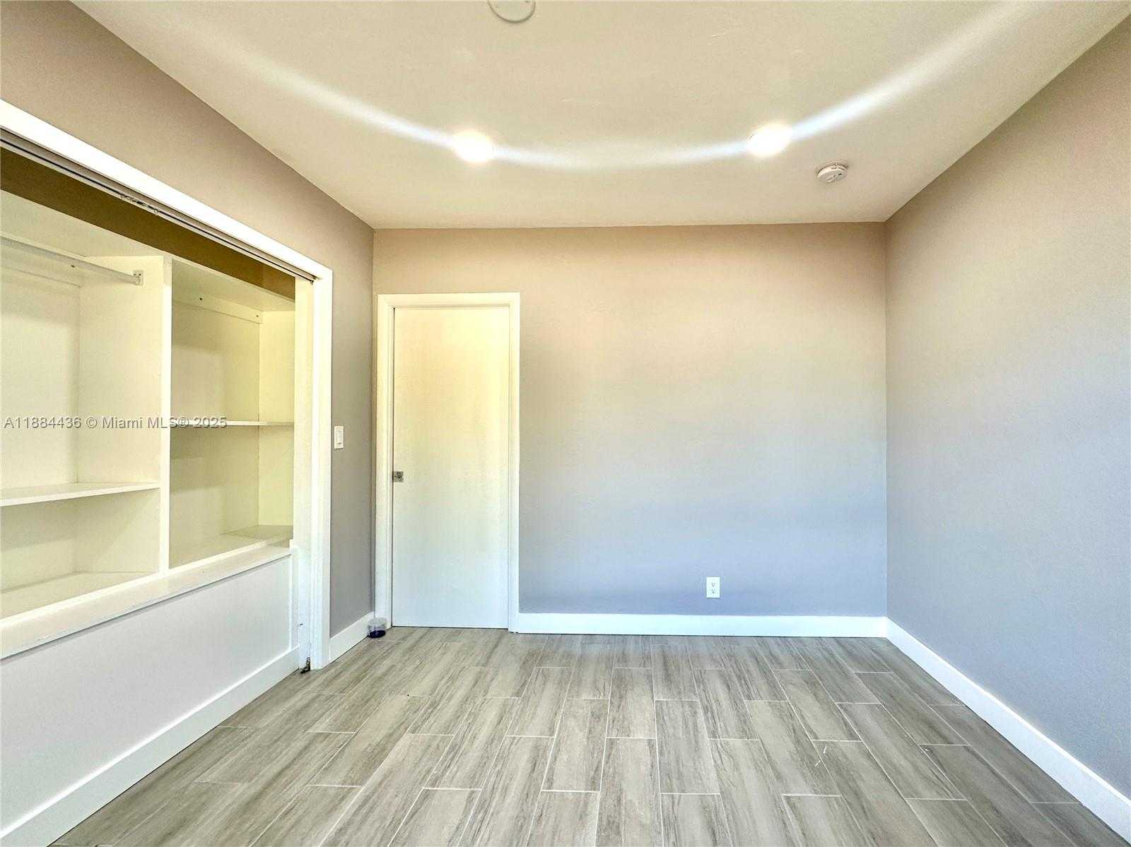 Small Image of 912 NORTH EAST 9TH CT, Pompano Beach Number 8