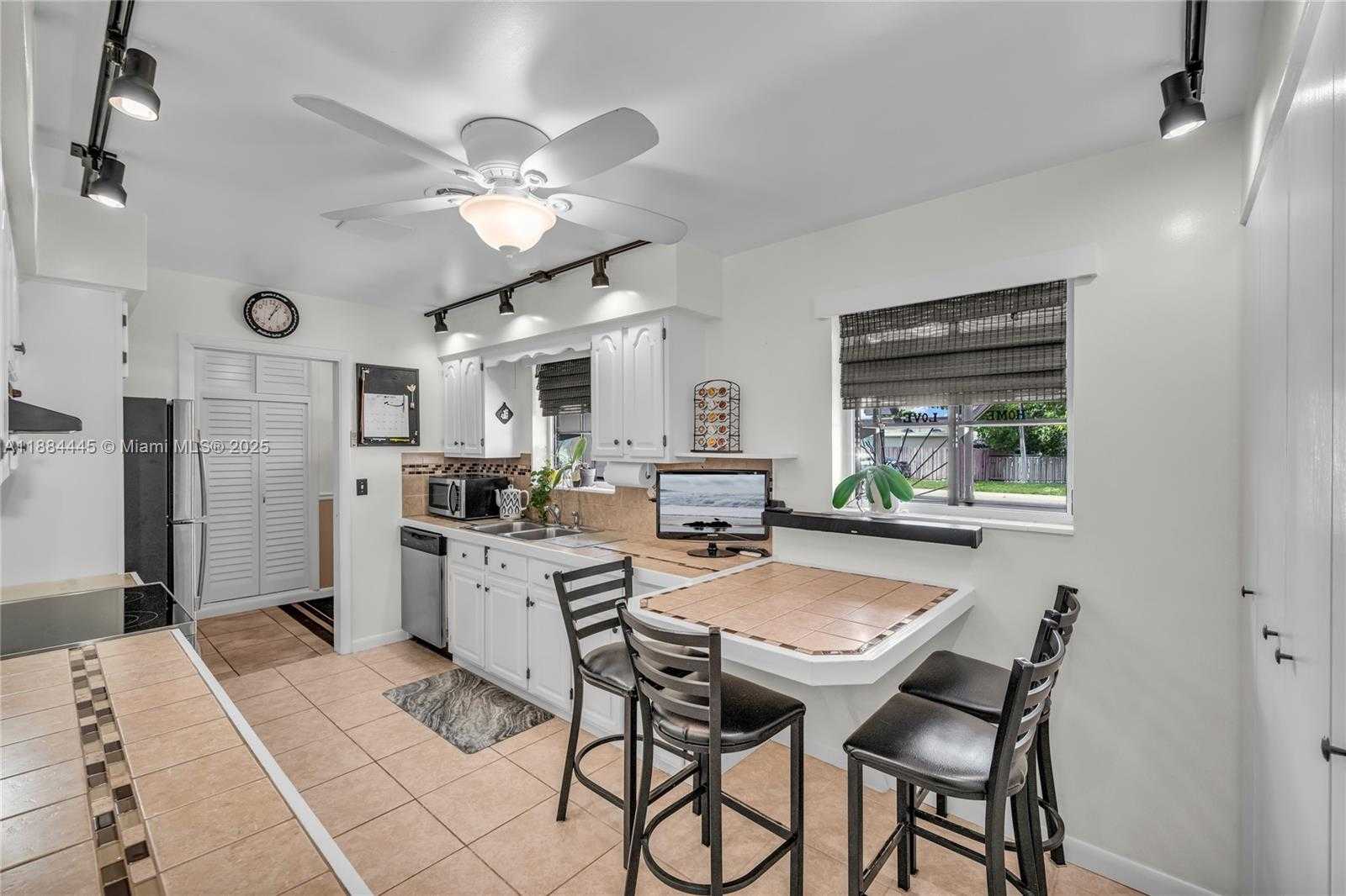 Small Image of 421 SOUTH WEST 64TH WAY, Pembroke Pines Number 10