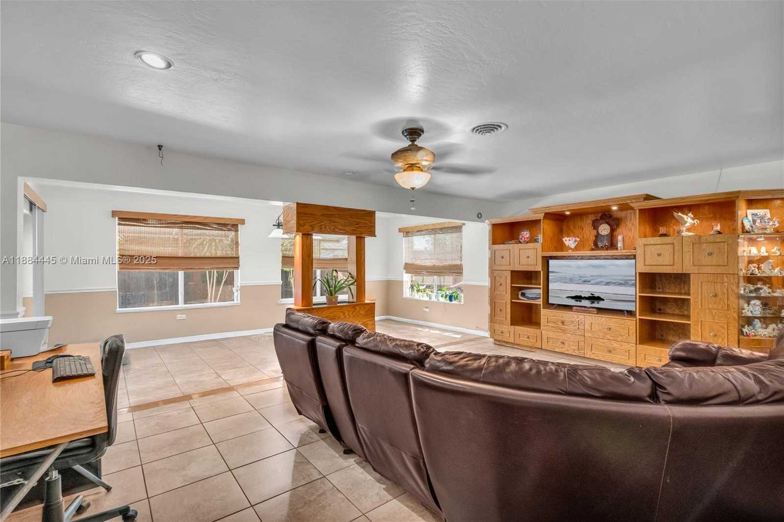 Small Image of 421 SOUTH WEST 64TH WAY, Pembroke Pines Number 12