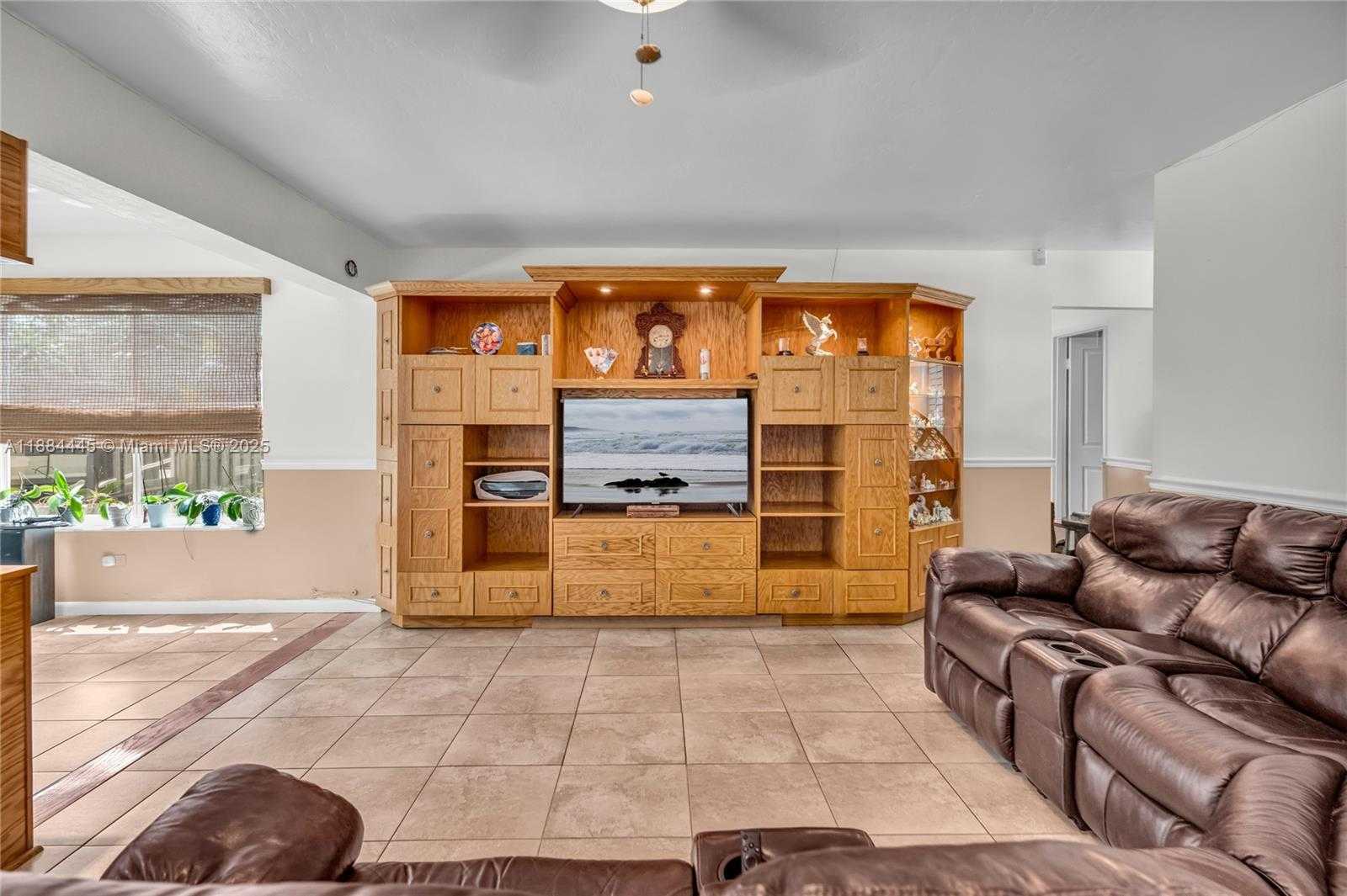 Small Image of 421 SOUTH WEST 64TH WAY, Pembroke Pines Number 13