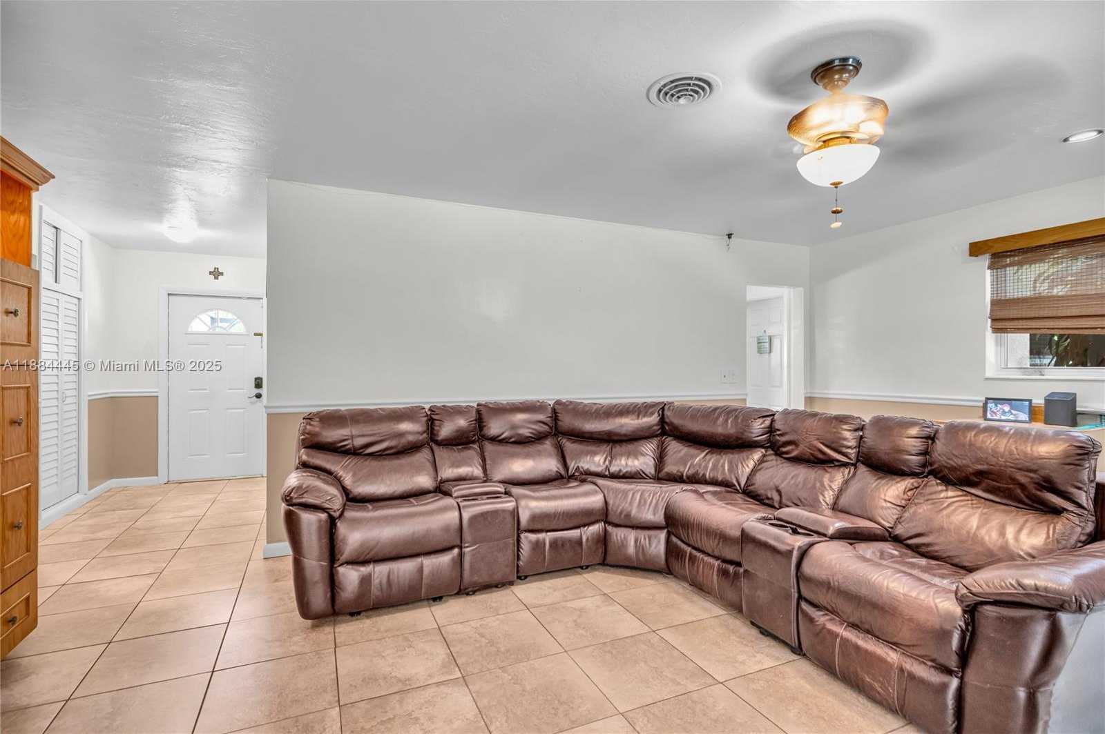 Small Image of 421 SOUTH WEST 64TH WAY, Pembroke Pines Number 15