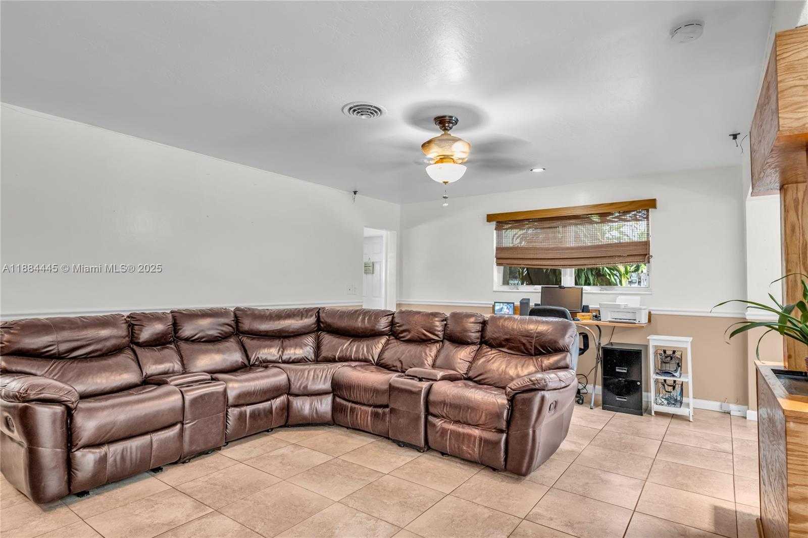 Small Image of 421 SOUTH WEST 64TH WAY, Pembroke Pines Number 16