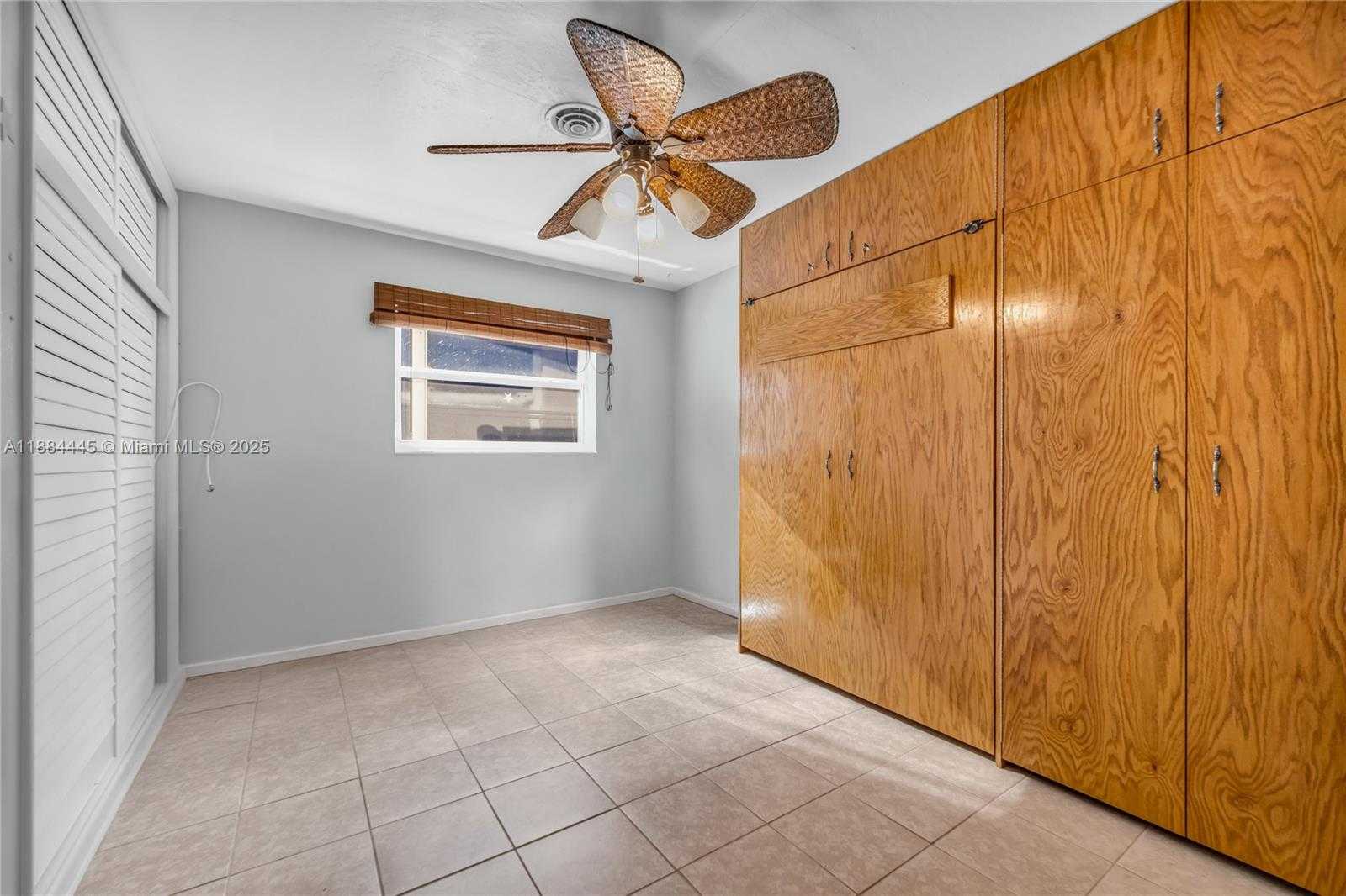 Small Image of 421 SOUTH WEST 64TH WAY, Pembroke Pines Number 23