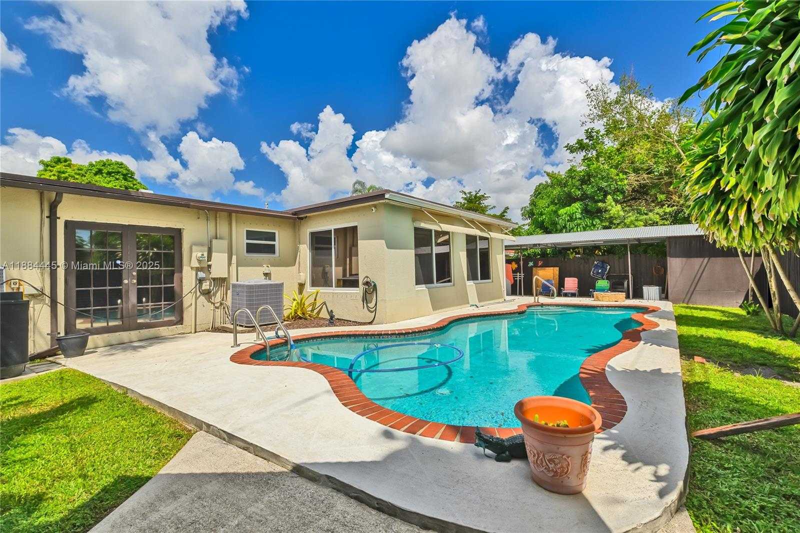 Small Image of 421 SOUTH WEST 64TH WAY, Pembroke Pines Number 24