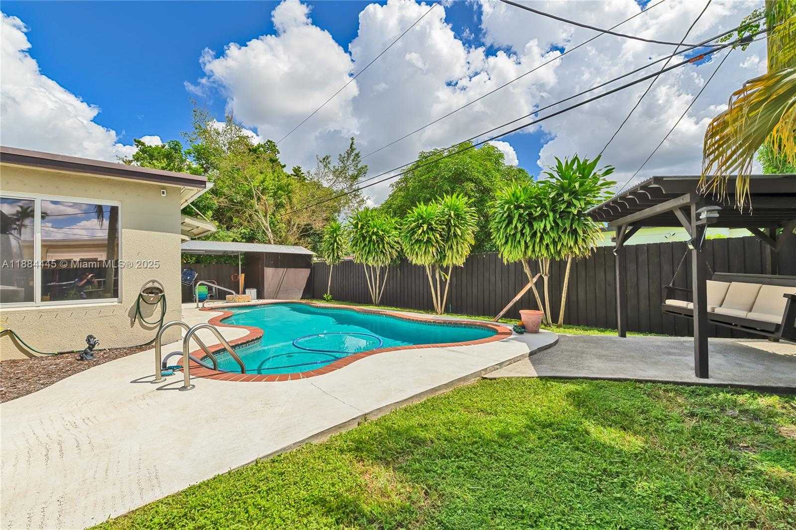 Small Image of 421 SOUTH WEST 64TH WAY, Pembroke Pines Number 25
