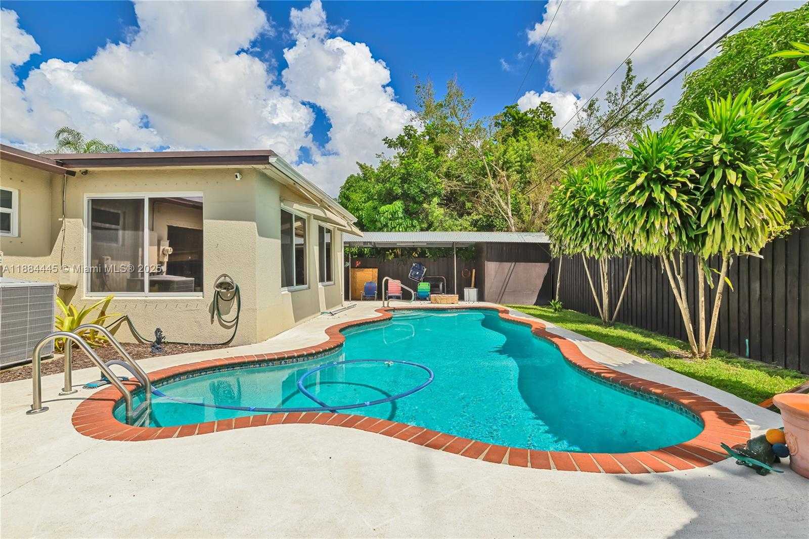 Small Image of 421 SOUTH WEST 64TH WAY, Pembroke Pines Number 26
