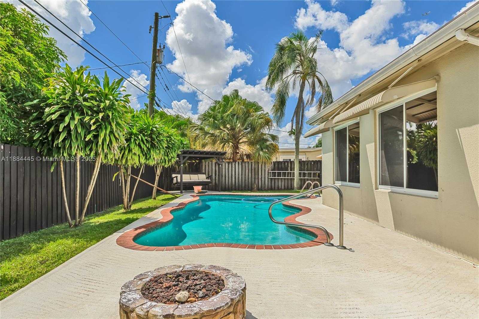 Small Image of 421 SOUTH WEST 64TH WAY, Pembroke Pines Number 29