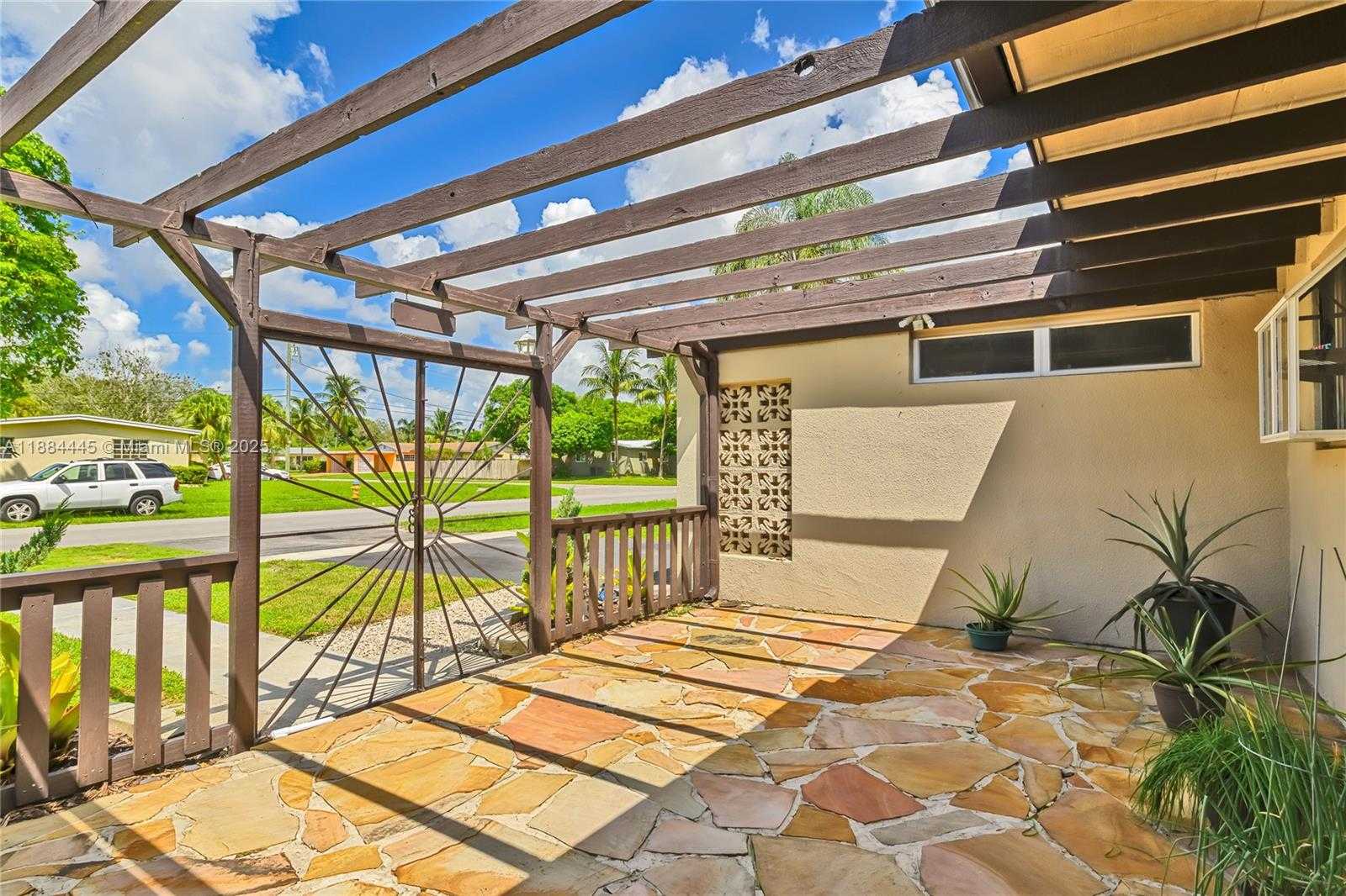 Small Image of 421 SOUTH WEST 64TH WAY, Pembroke Pines Number 5