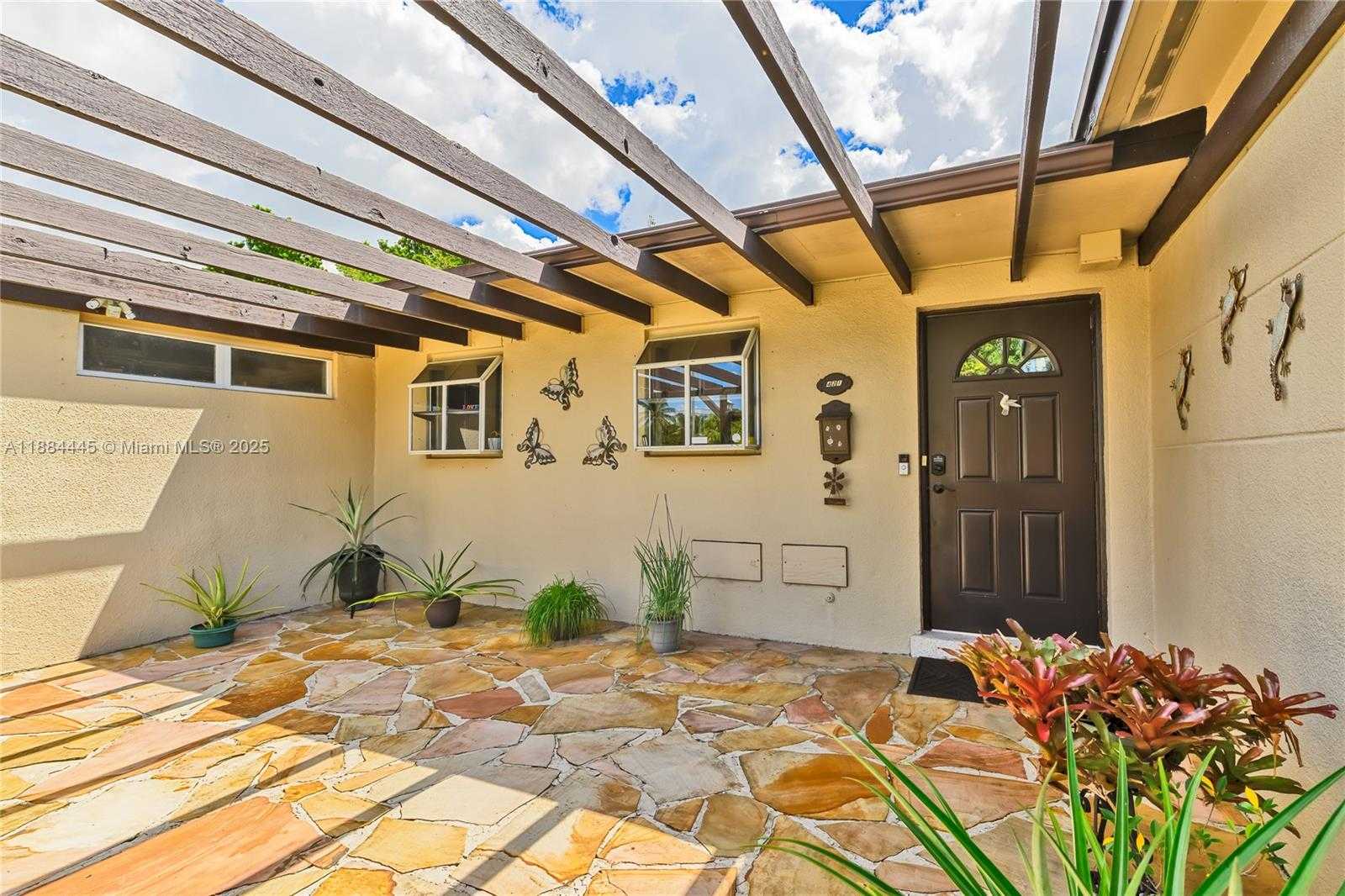 Small Image of 421 SOUTH WEST 64TH WAY, Pembroke Pines Number 6