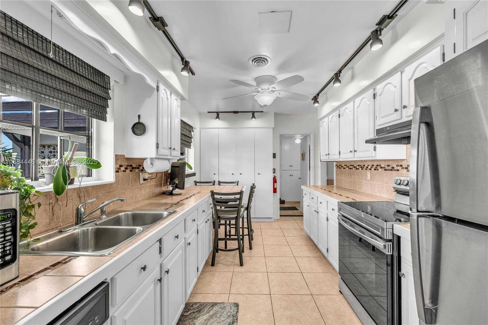 Small Image of 421 SOUTH WEST 64TH WAY, Pembroke Pines Number 8