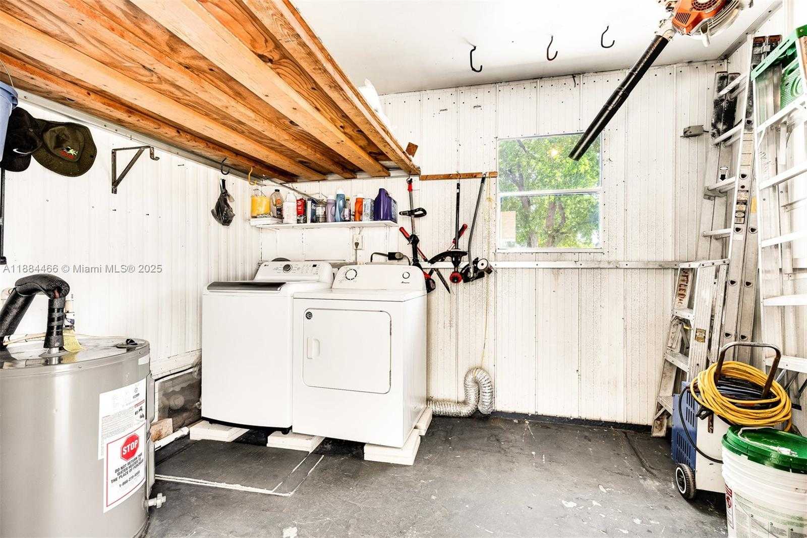 Small Image of 5720 LAKESHORE DR, Dania Beach Number 23
