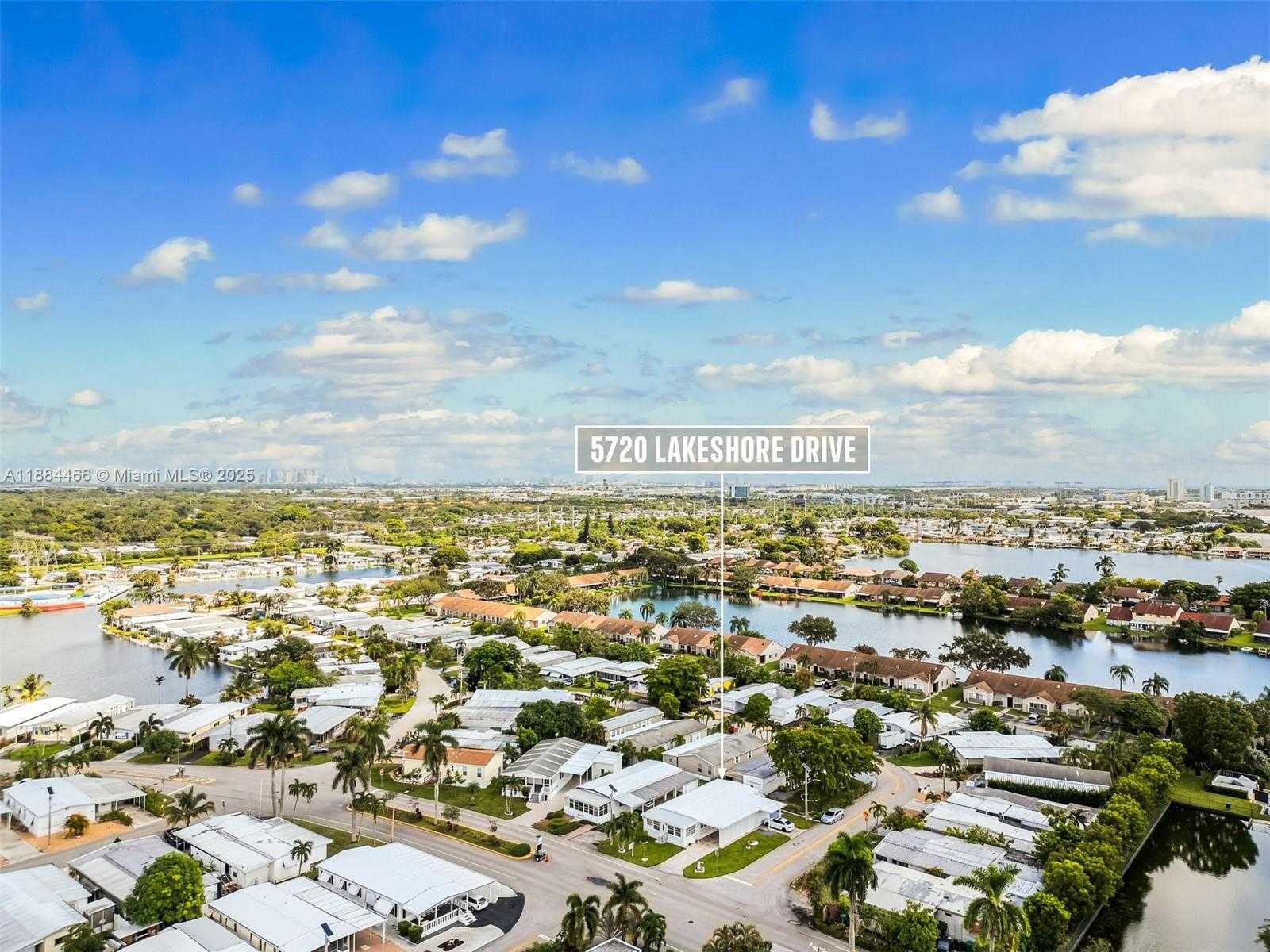Small Image of 5720 LAKESHORE DR, Dania Beach Number 25