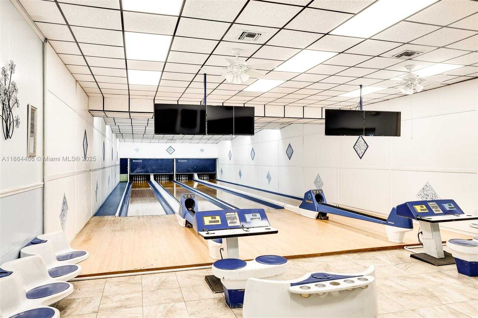 Small Image of 5720 LAKESHORE DR, Dania Beach Number 34