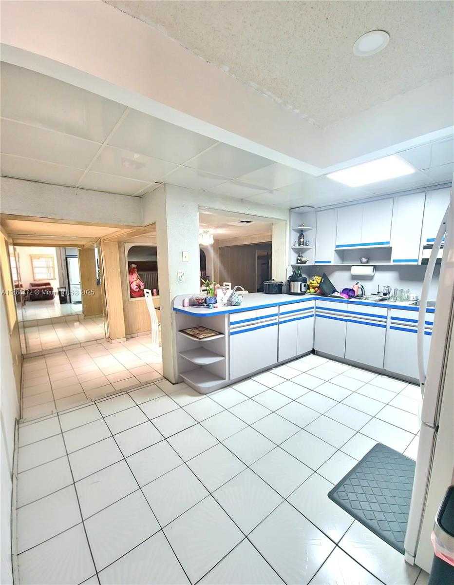 Small Image of 309 EAST 18TH ST, Hialeah Number 4