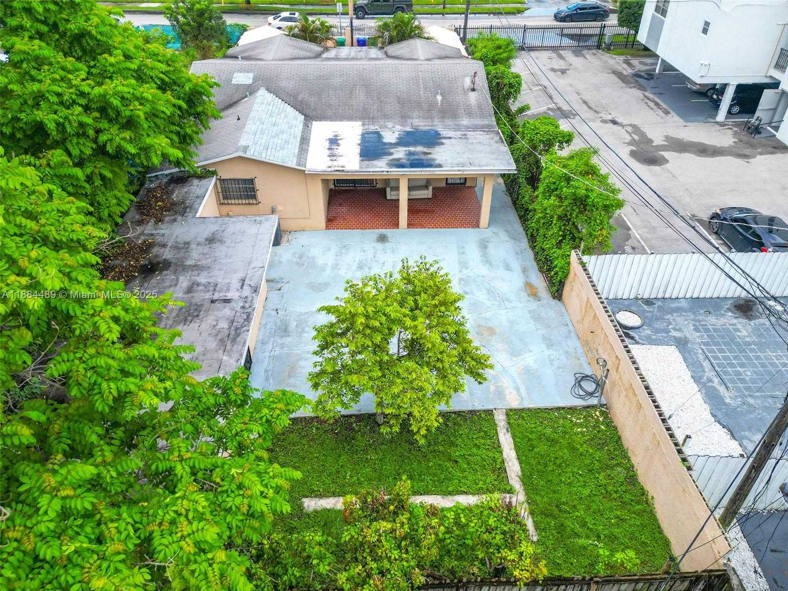Small Image of 2524 SOUTH WEST 6TH ST, Miami Number 11