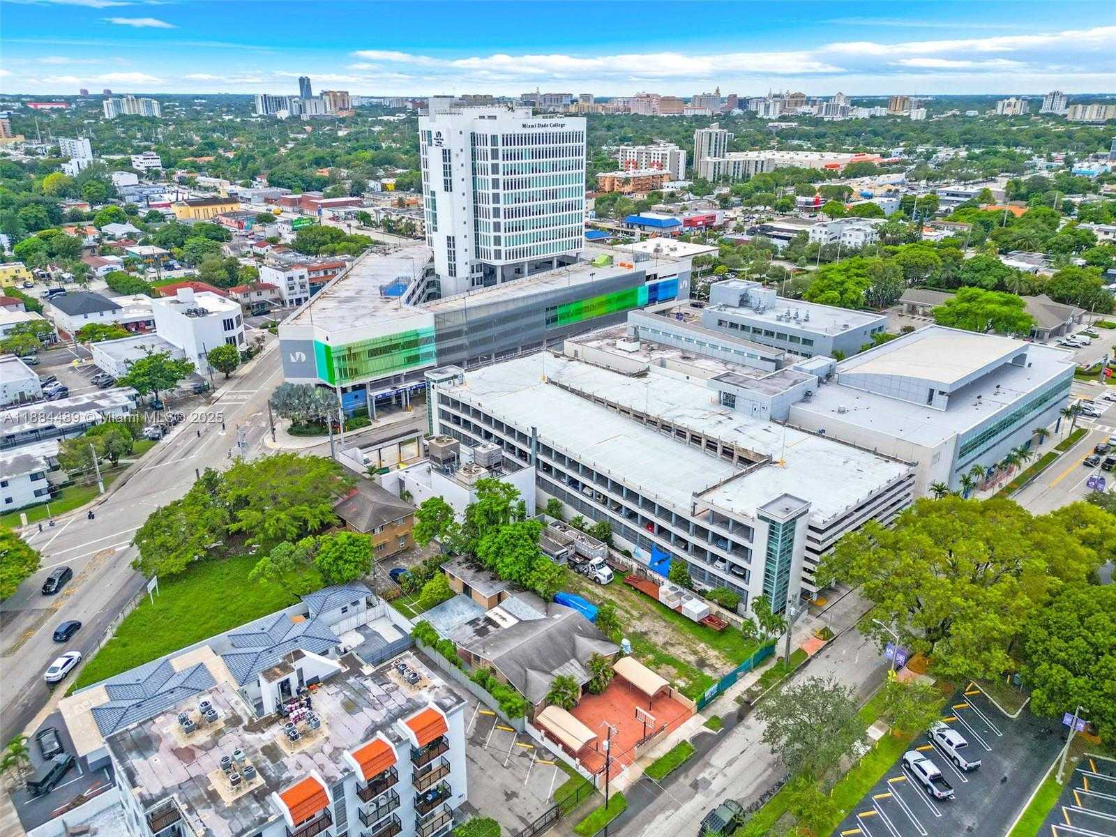 Small Image of 2524 SOUTH WEST 6TH ST, Miami Number 17