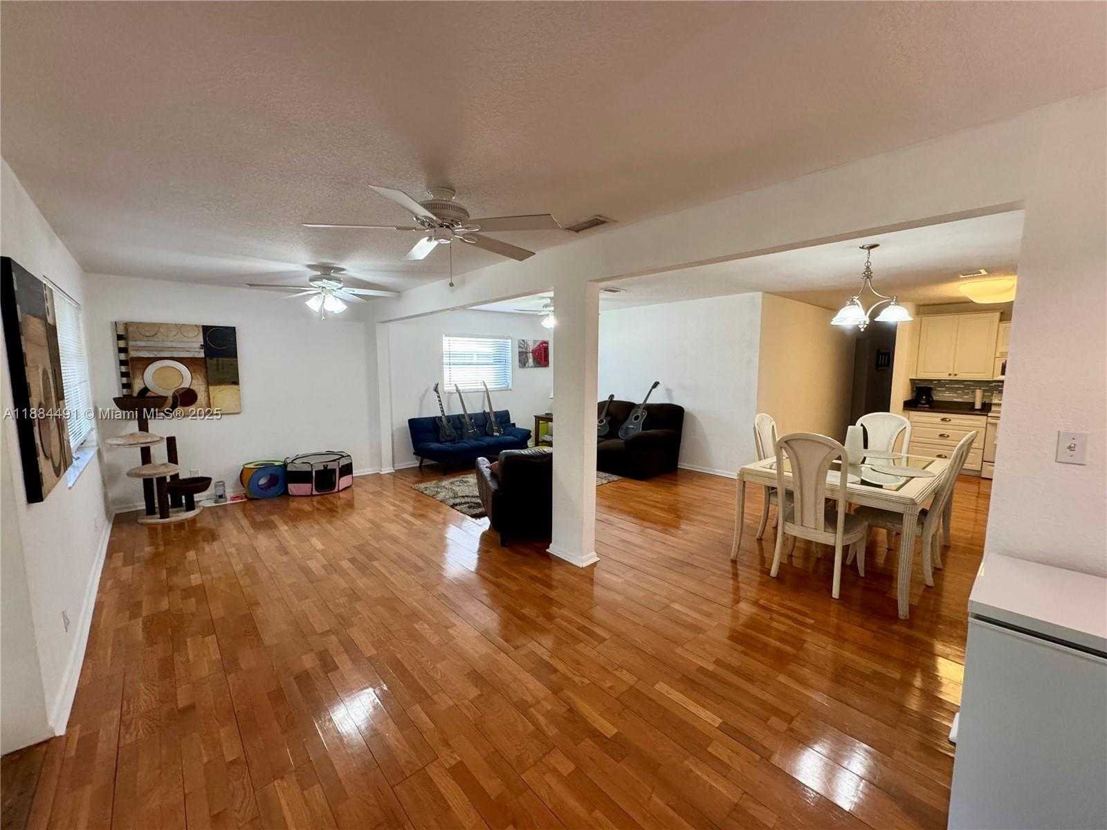 Small Image of 4140 NORTH WEST 110TH AVE, Coral Springs Number 3