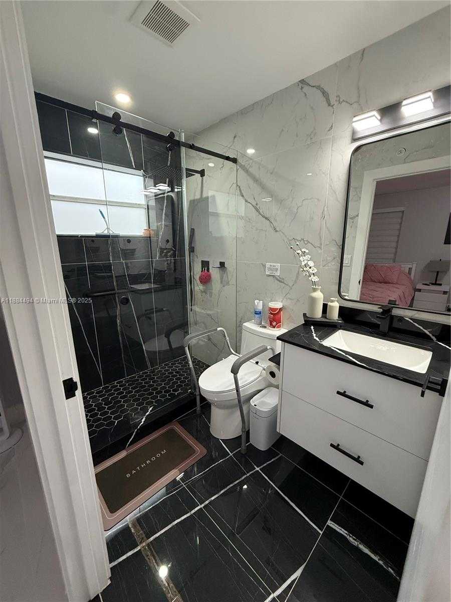 Small Image of 25425 SOUTH WEST 126TH CT, Homestead Number 14