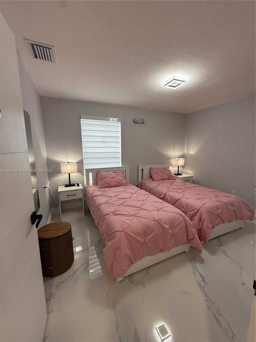 Small Image of 25425 SOUTH WEST 126TH CT, Homestead Number 21