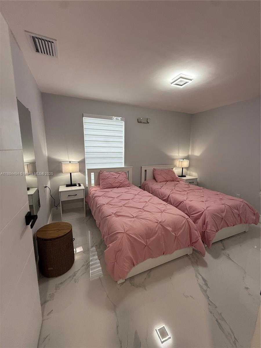 Small Image of 25425 SOUTH WEST 126TH CT, Homestead Number 22