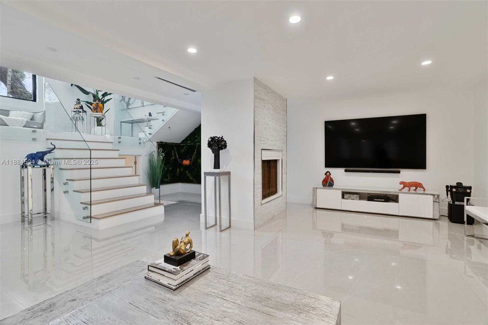 Small Image of 6510 CASTANEDA ST, Coral Gables Number 12