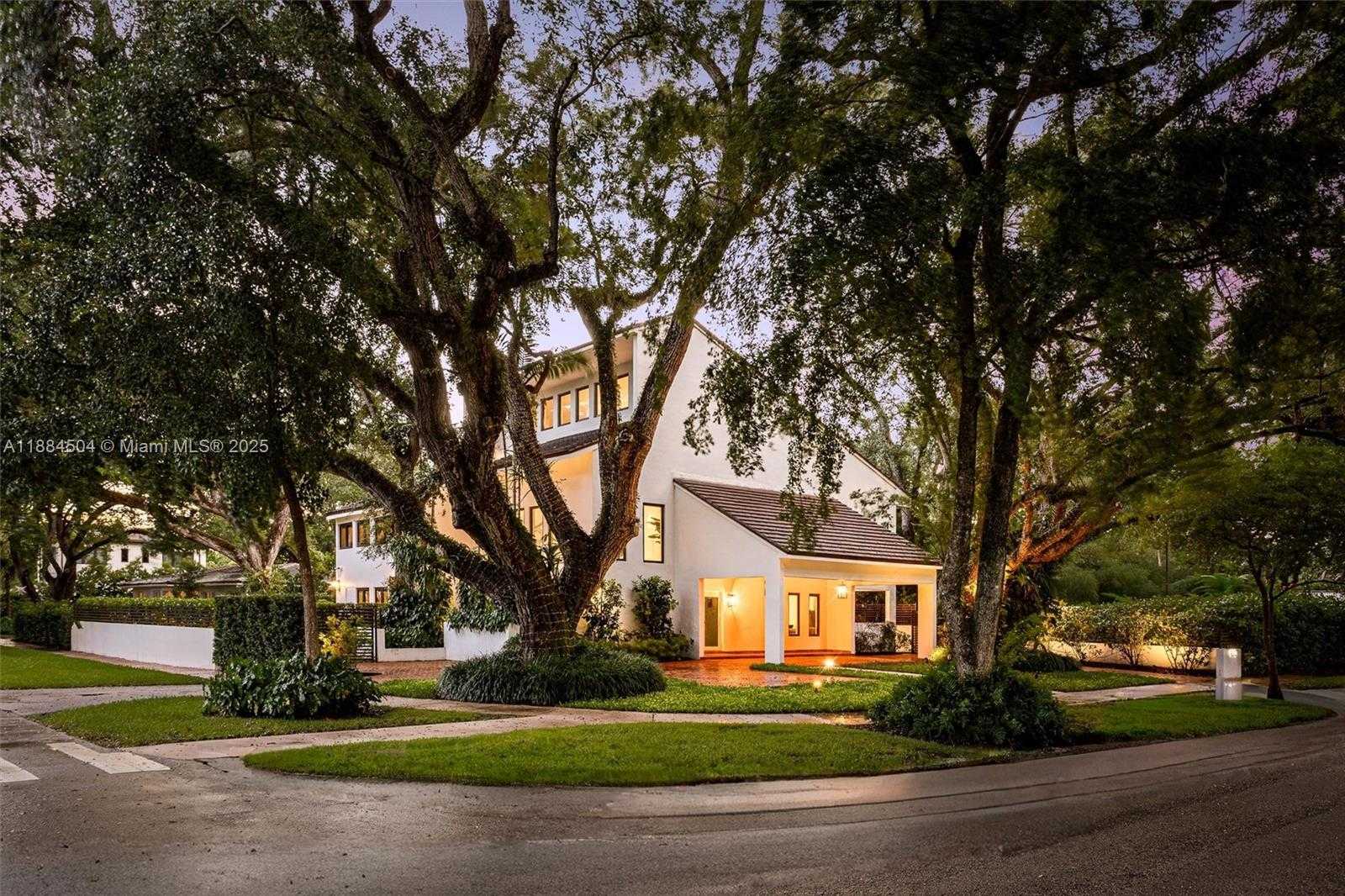 Small Image of 6510 CASTANEDA ST, Coral Gables Number 2