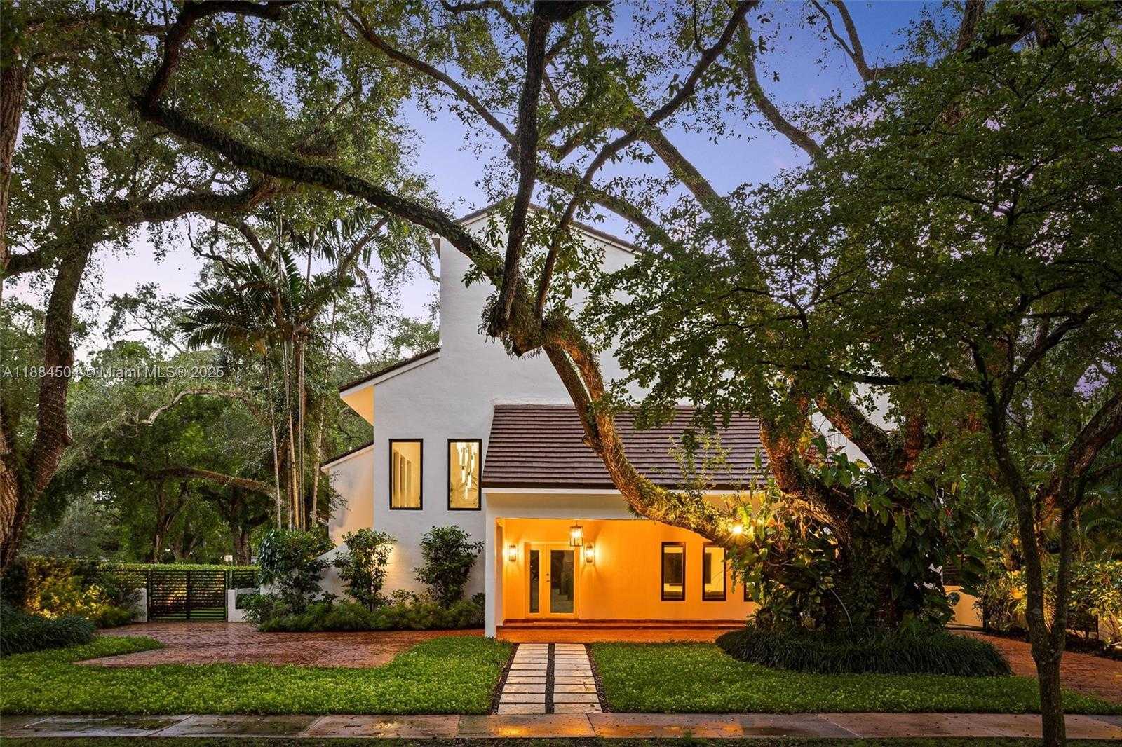 Small Image of 6510 CASTANEDA ST, Coral Gables Number 3