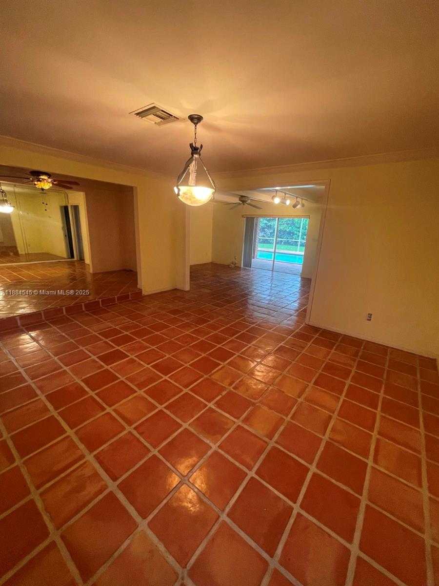 Small Image of 7185 SOUTH WEST 101ST ST, Pinecrest Number 6