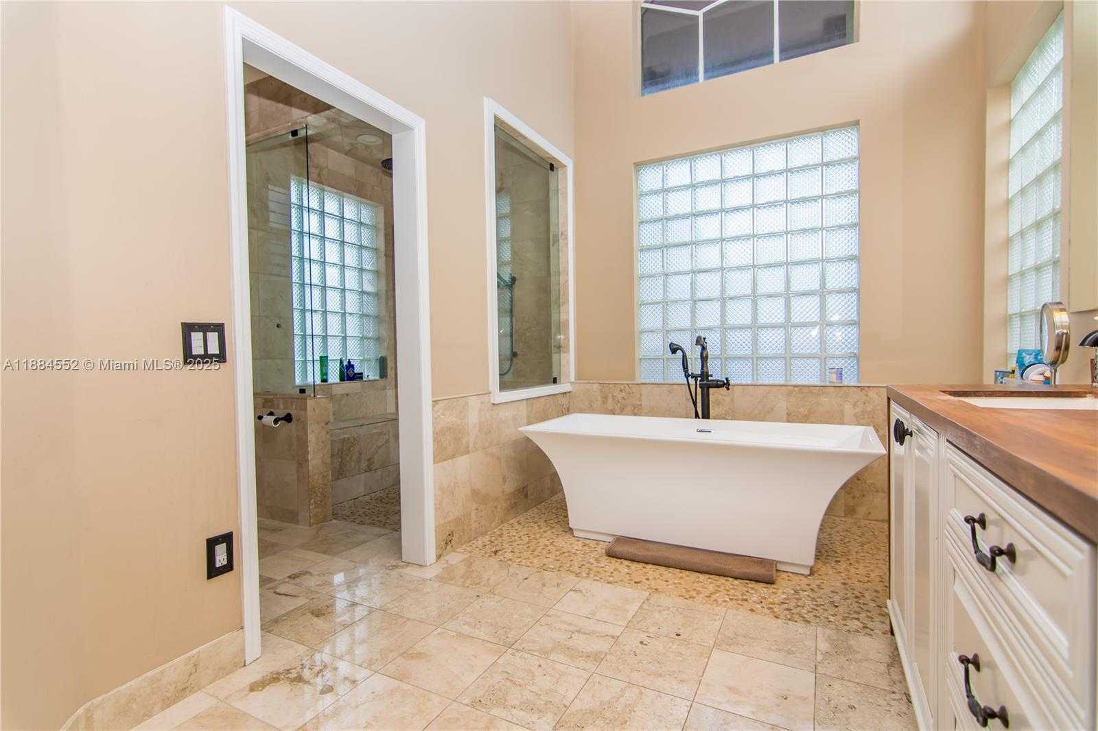 Small Image of 1091 SOUTH WEST 156TH AVE, Pembroke Pines Number 23