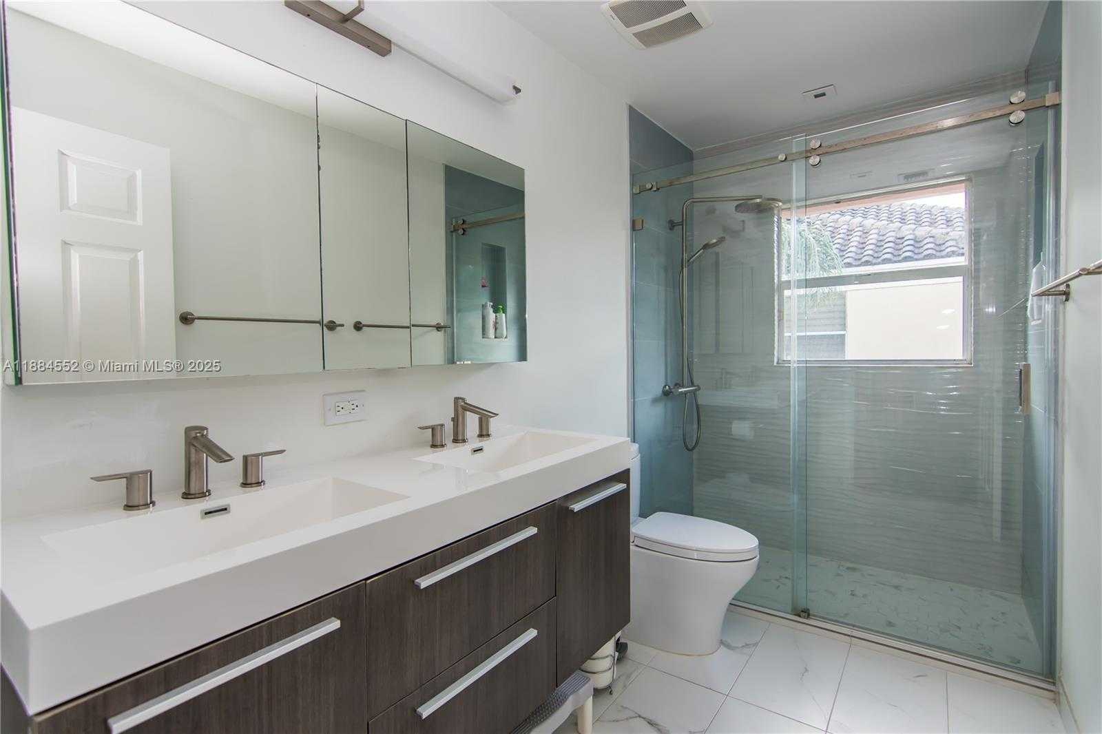 Small Image of 1091 SOUTH WEST 156TH AVE, Pembroke Pines Number 30