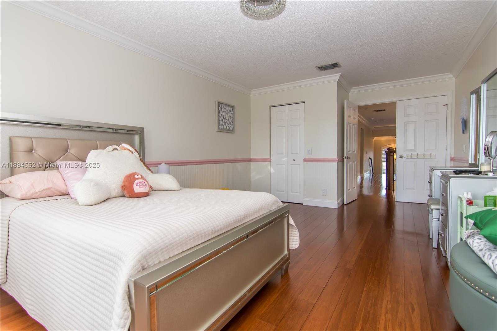 Small Image of 1091 SOUTH WEST 156TH AVE, Pembroke Pines Number 34