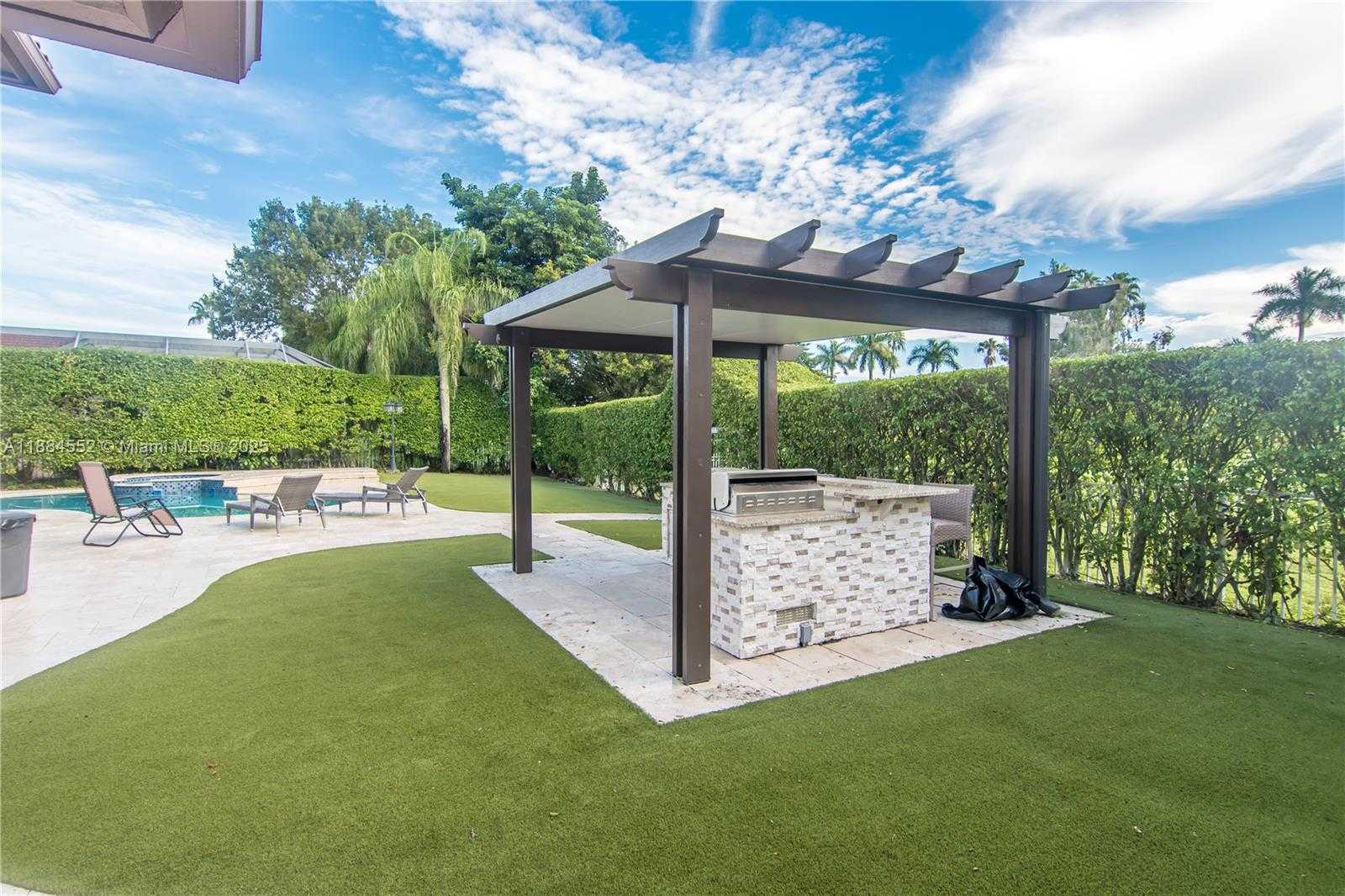 Small Image of 1091 SOUTH WEST 156TH AVE, Pembroke Pines Number 47
