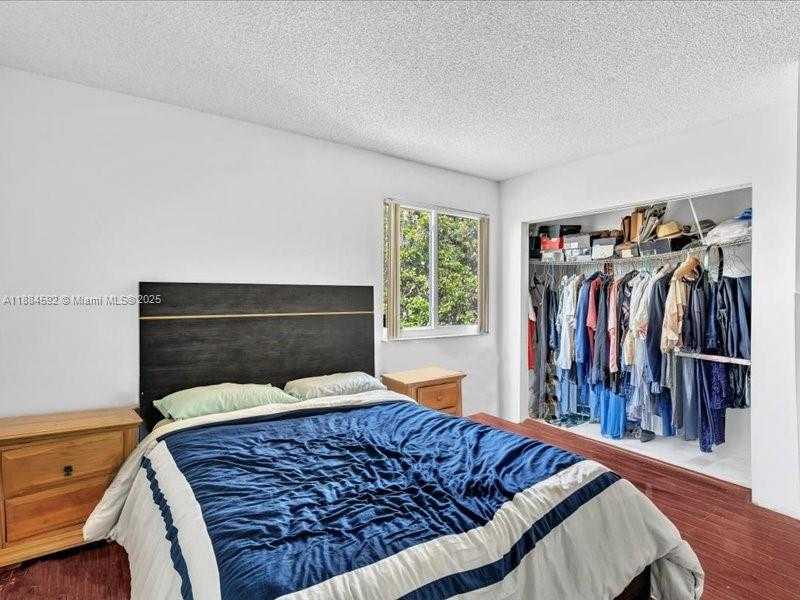 Small Image of 9900 SOUTH WEST 12 ST, Pembroke Pines Number 16