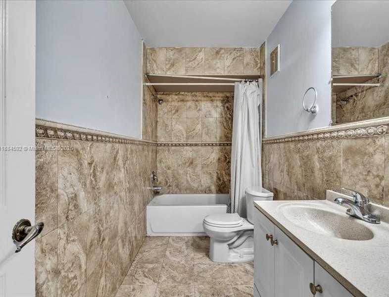 Small Image of 9900 SOUTH WEST 12 ST, Pembroke Pines Number 23