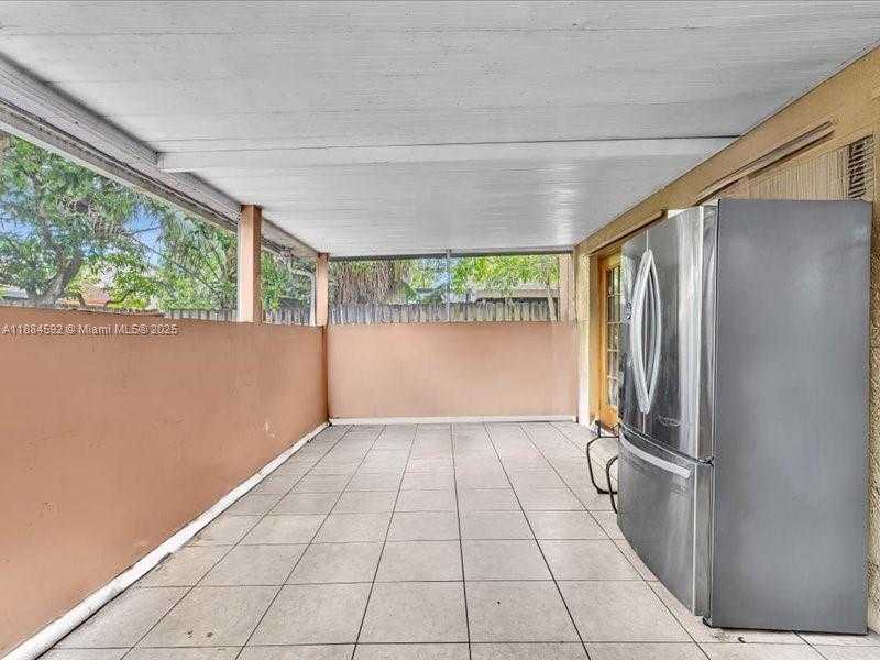 Small Image of 9900 SOUTH WEST 12 ST, Pembroke Pines Number 25